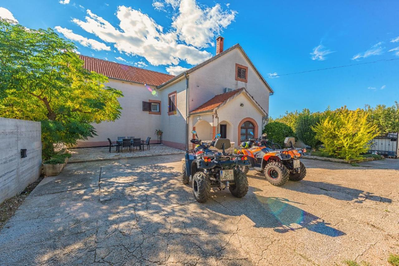 Holiday Home Tower With Private Pool, Sauna And Quads Smilcic Exterior photo