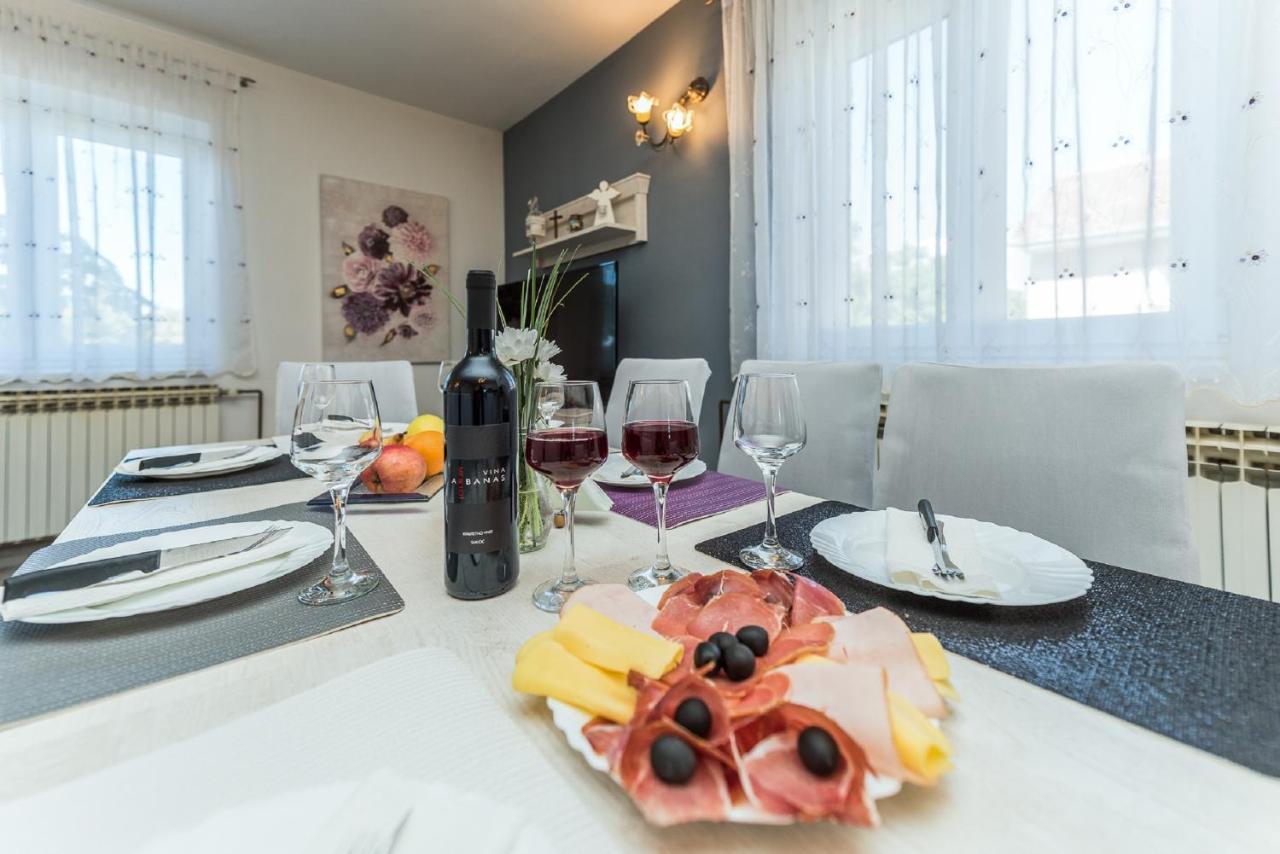 Holiday Home Tower With Private Pool, Sauna And Quads Smilcic Exterior photo